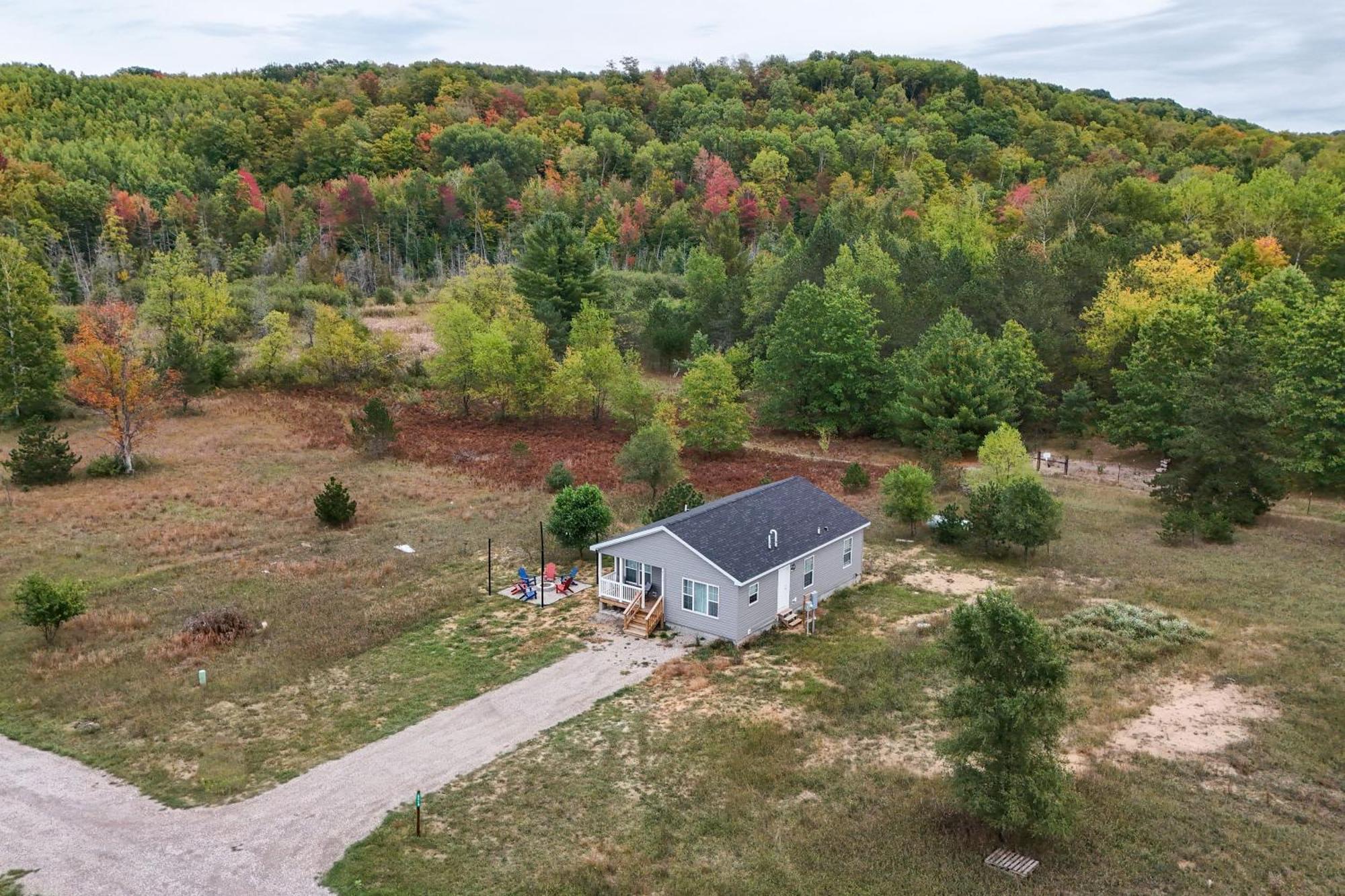 Family Home In Rapid City About 4 Mi To Torch Lake! Buitenkant foto